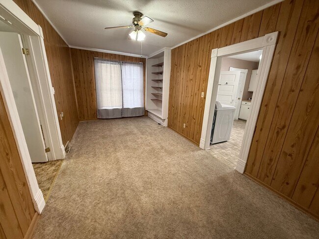 Building Photo - 426 1st St NW