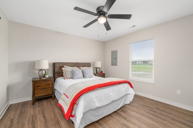 Building Photo - 12719 W Cowboy St