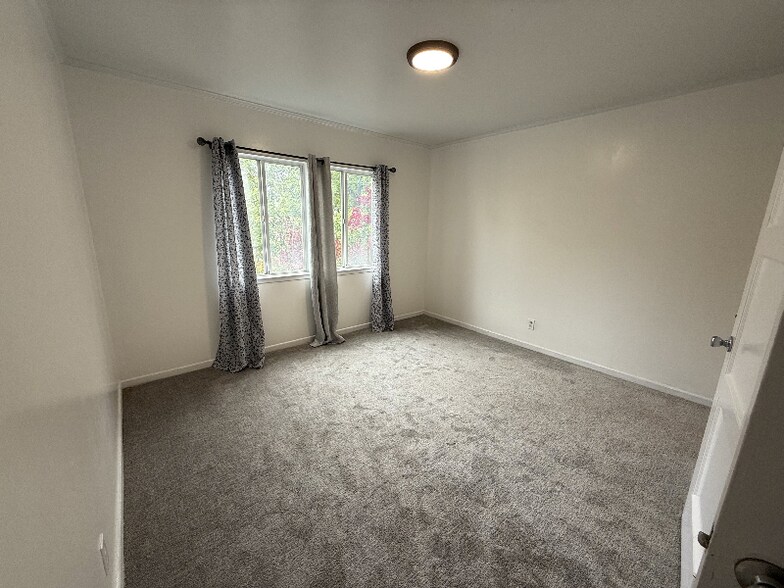 Primary Photo - 360 Chester Ave