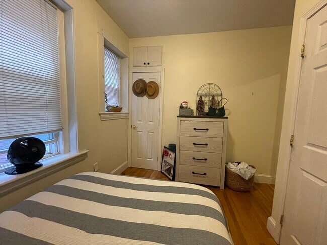 Building Photo - 191 Winthrop Rd