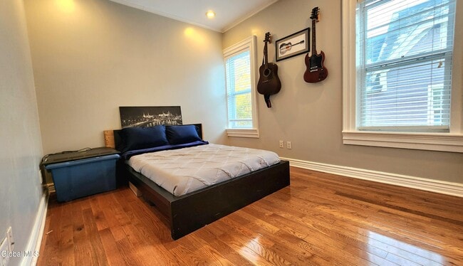 Building Photo - 76 Caroline St