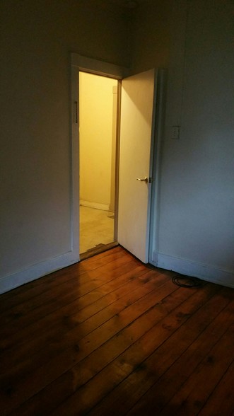 Building Photo - 44 S Prince St