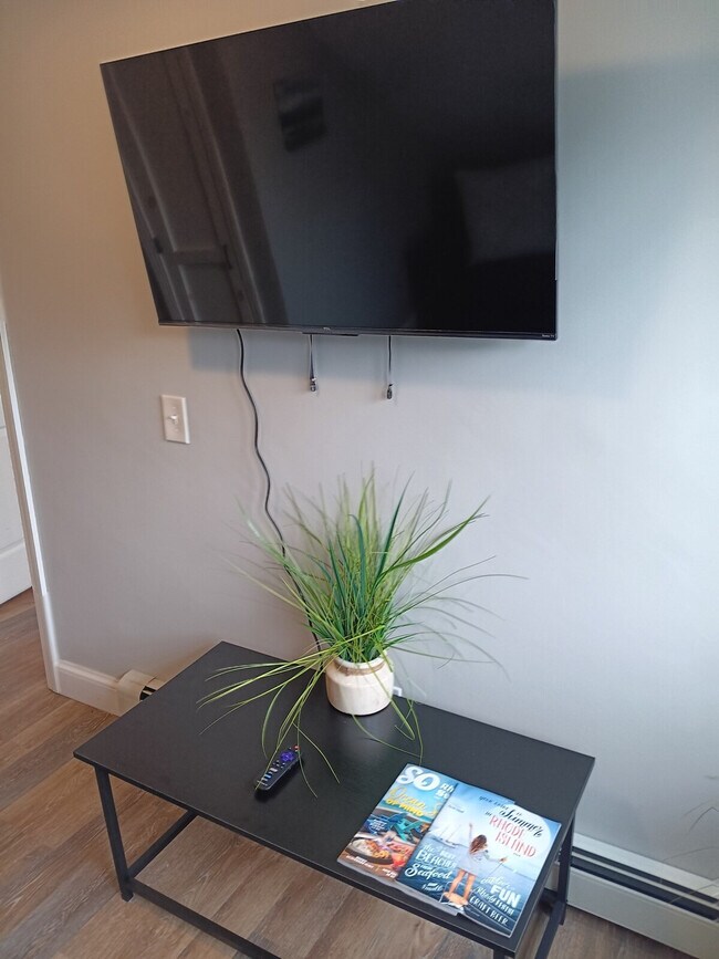 Building Photo - 20 Hawkins St