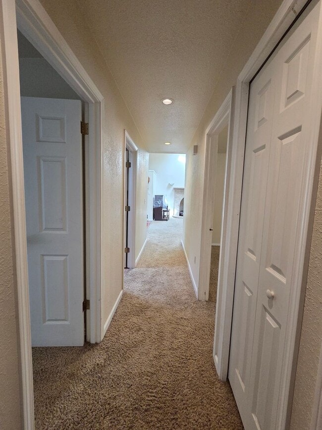 Building Photo - Tucked Away in Gig Harbor - 3 Bedroom + Bonus & Huge Yard. Available Now!