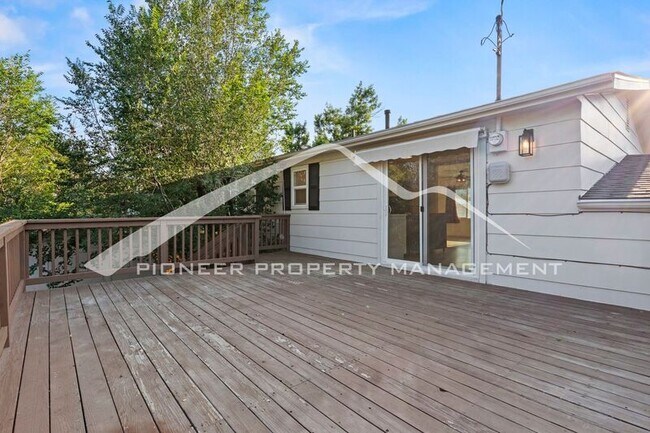 Building Photo - 610 Catalina Dr