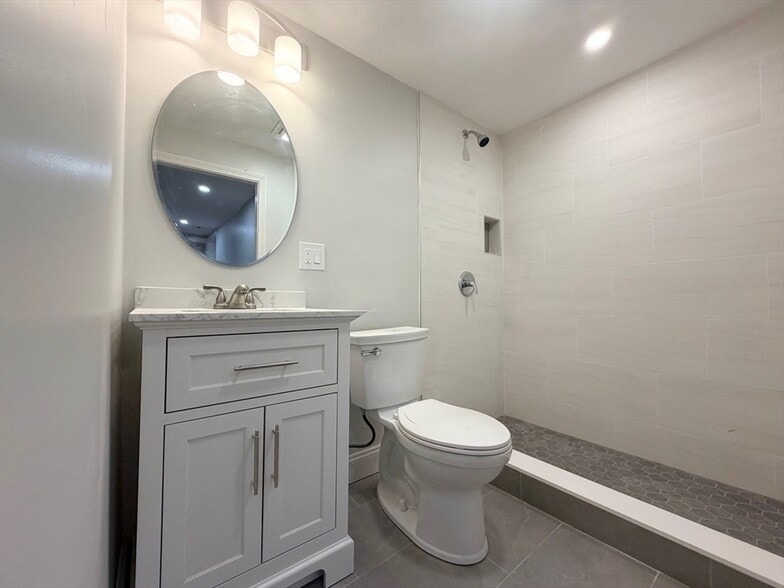 Building Photo - 44 Franklin St