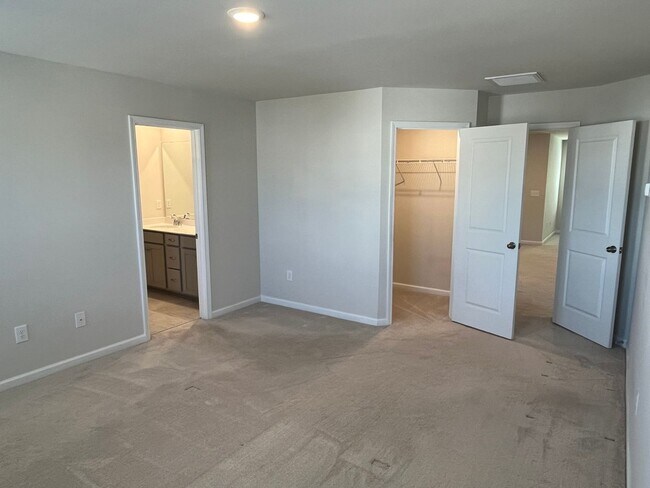 Building Photo - Newly Built 3 Bed + Loft Home in The Palis...