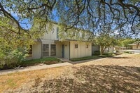 Building Photo - 807 Castle Ridge Rd