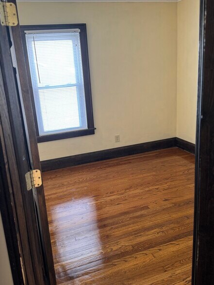 Building Photo - 1653 Bunts Rd