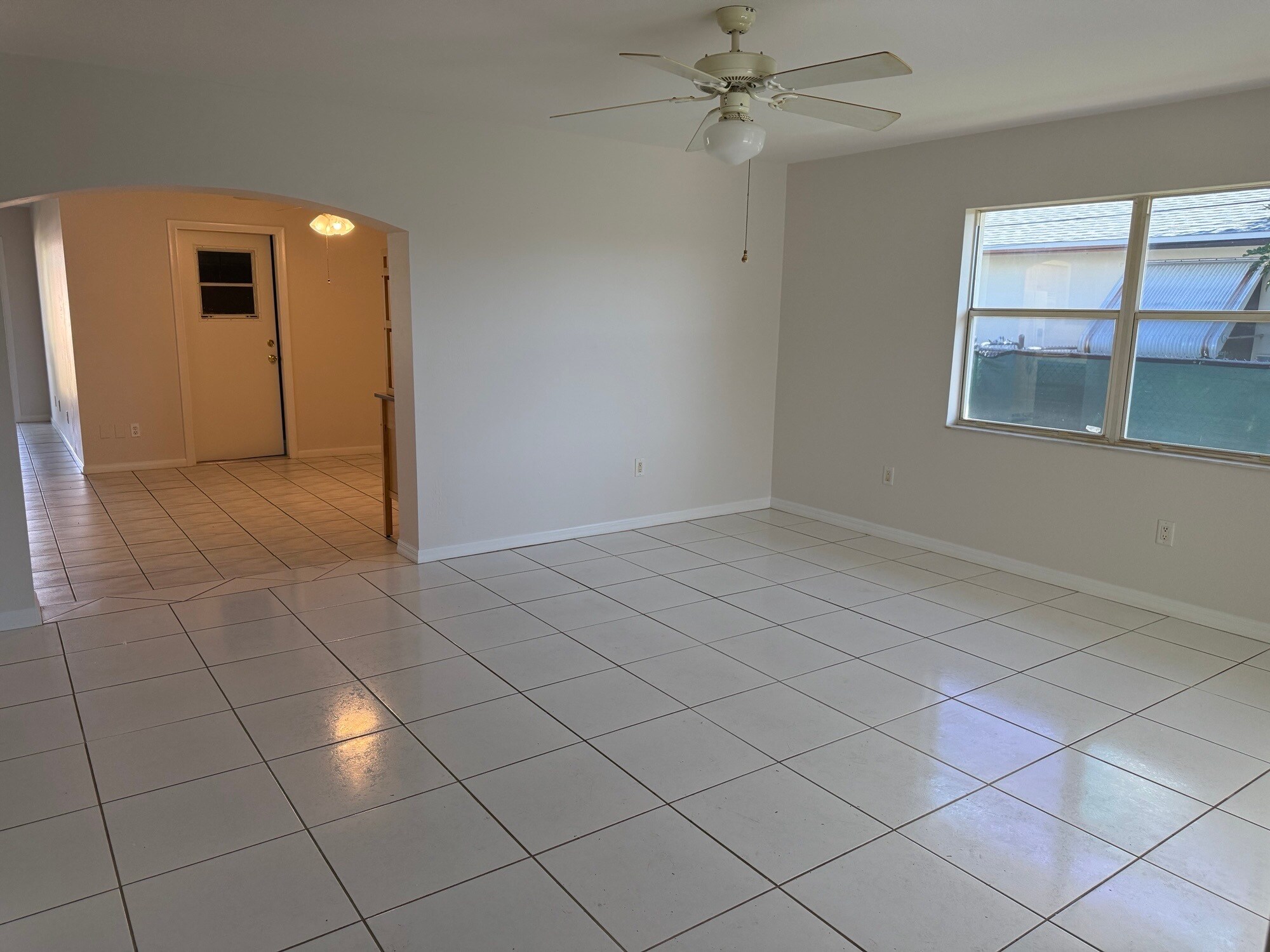 Building Photo - 1144 SE 32nd Ter