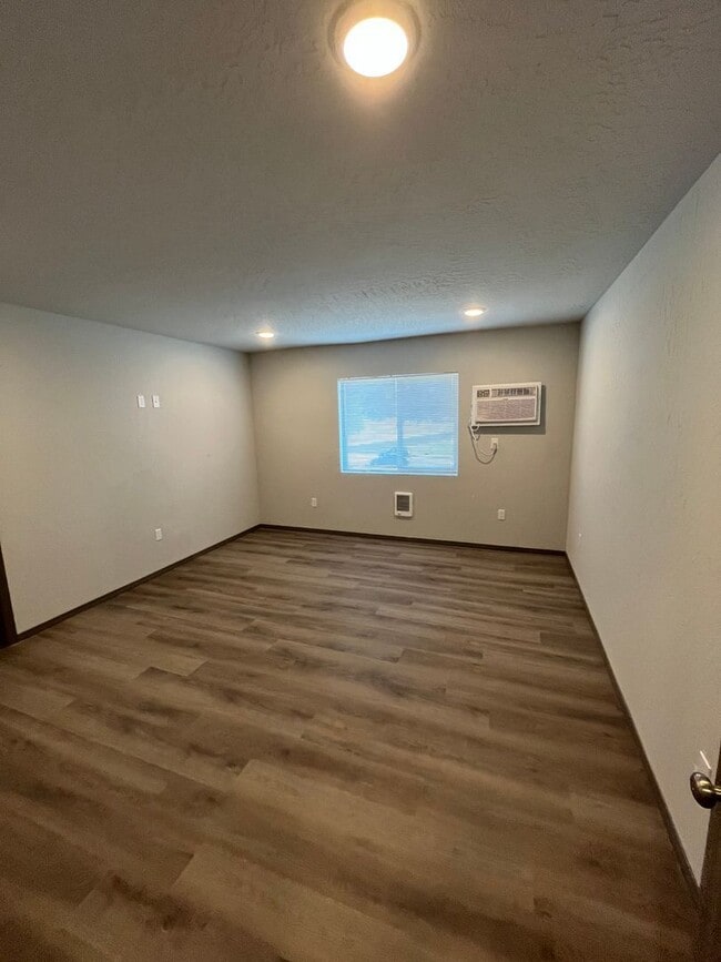 Building Photo - 1306/1308 E Farwell