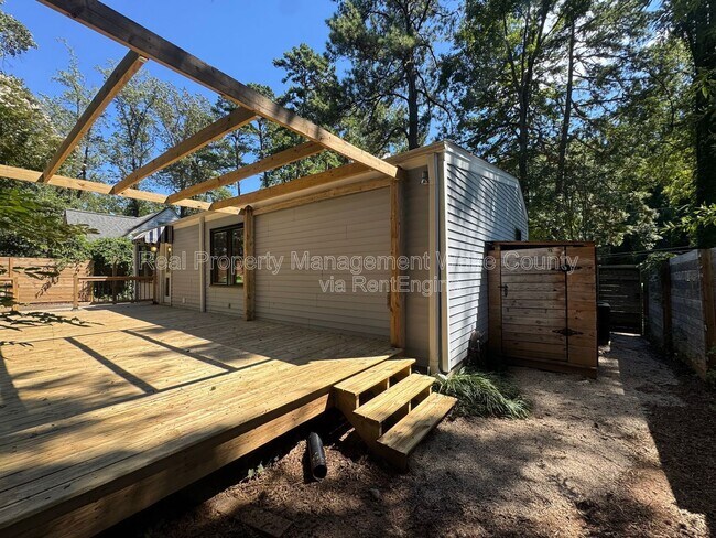 Building Photo - 3018 Medlin Dr