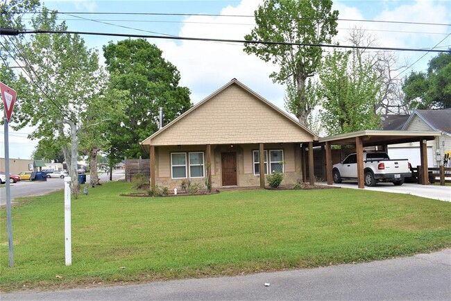 Building Photo - 412 Pecan St