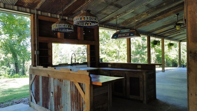 Building Photo - 1049 County Rd