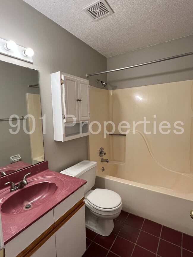 Building Photo - 5650 Richburg Ave