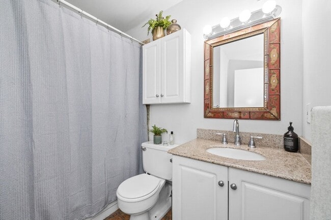 Building Photo - 42 8th St