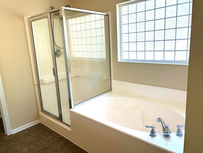 Building Photo - 2911 Maybry Dr