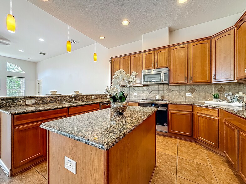 Building Photo - 20626 Longleaf Pine Ave