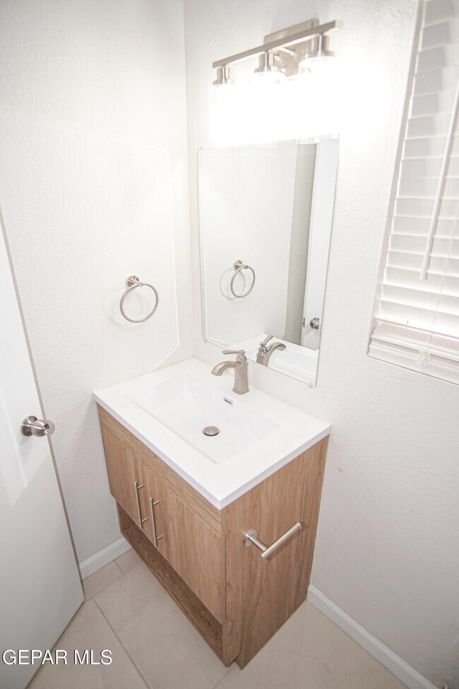 Building Photo - 4920 Alps Dr