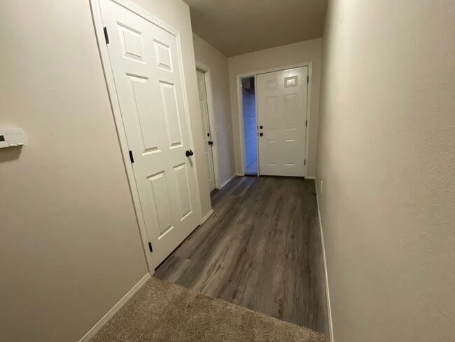 Building Photo - 6511 S Santa Rosa Pl