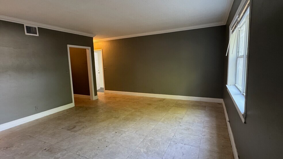 Living room - 1429 SW 9th St