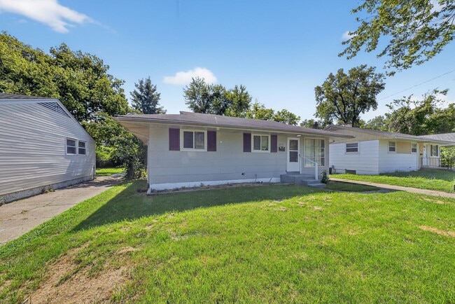 Building Photo - 10772 Spring Garden Dr