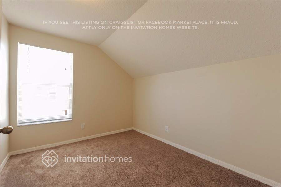 Building Photo - 10710 Lakeside Vista Dr