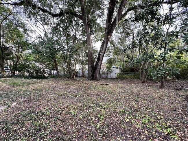 Building Photo - 1313 N Gadsden St