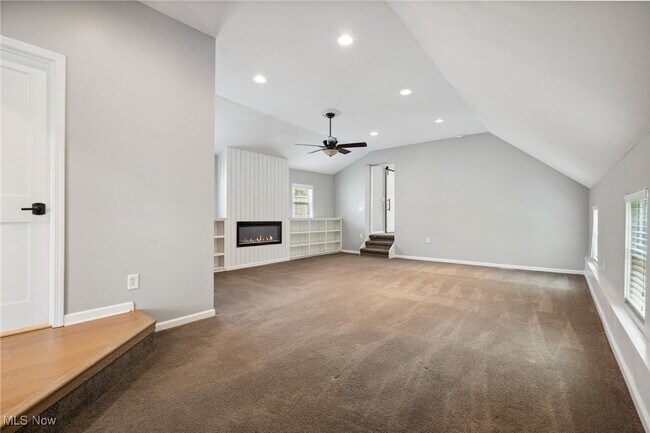 Building Photo - 915 Fruit Ave