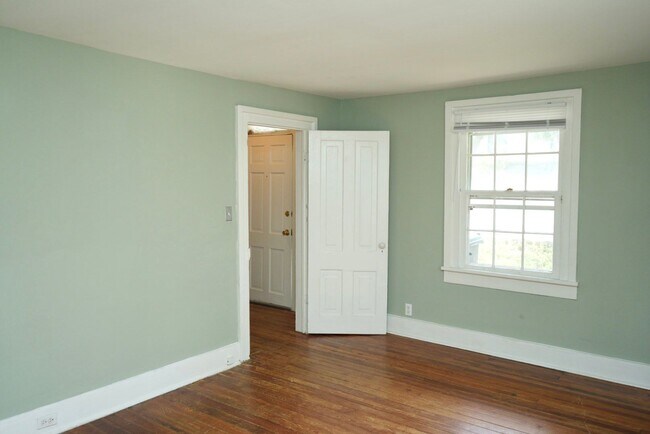 Building Photo - 920 Anderson St