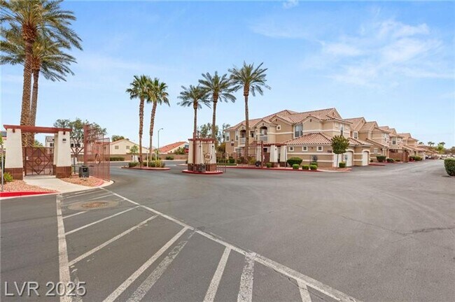 Building Photo - 5855 Valley Dr