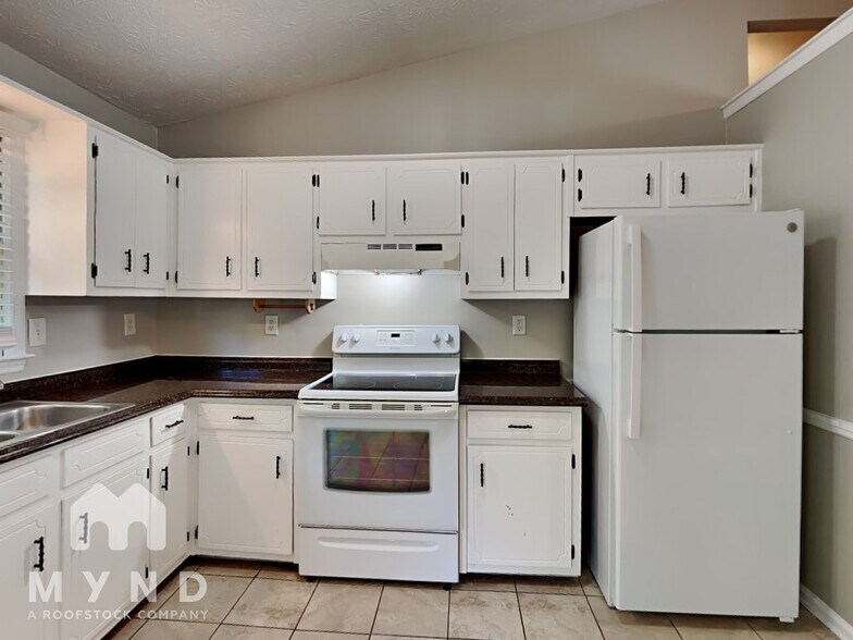 Building Photo - 2475 Suncrest Ct