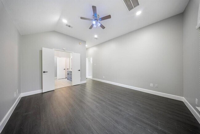 Building Photo - 8311 Sierra Hill Ct