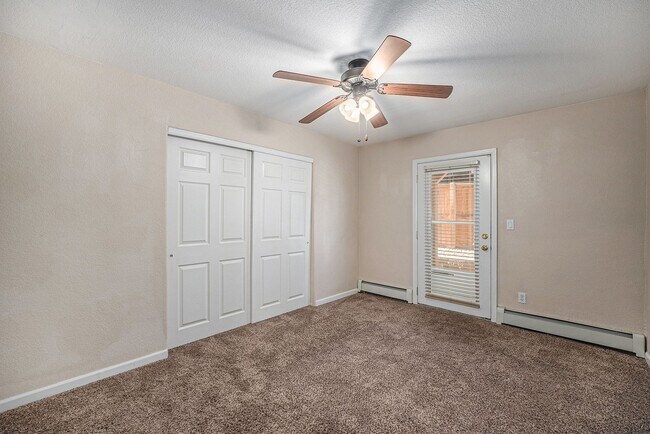 Building Photo - Quiet Ground-Floor Condo in Beautiful Arva...