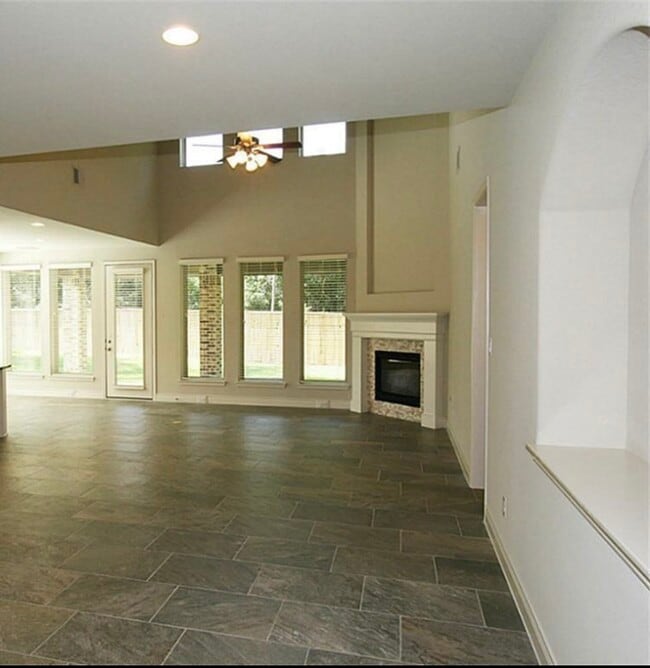 Building Photo - 143 Trophy Canyon Dr