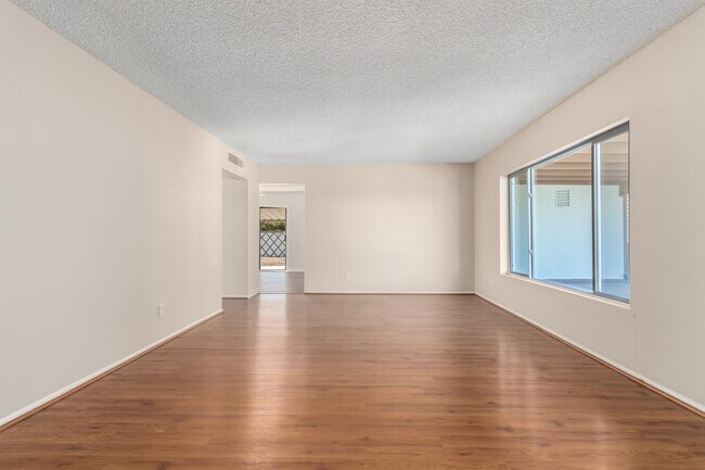Building Photo - 2063 E Bramble Ave