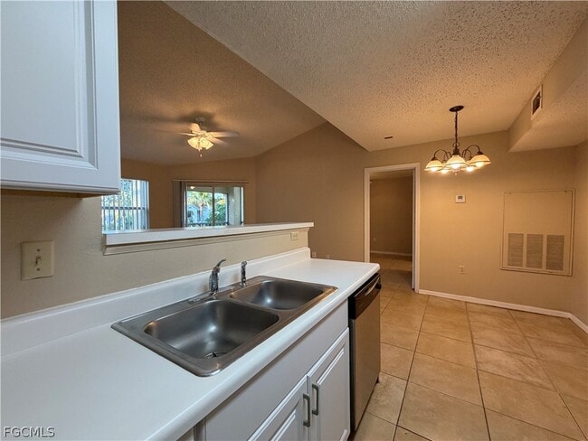 Building Photo - 12561 Equestrian Cir