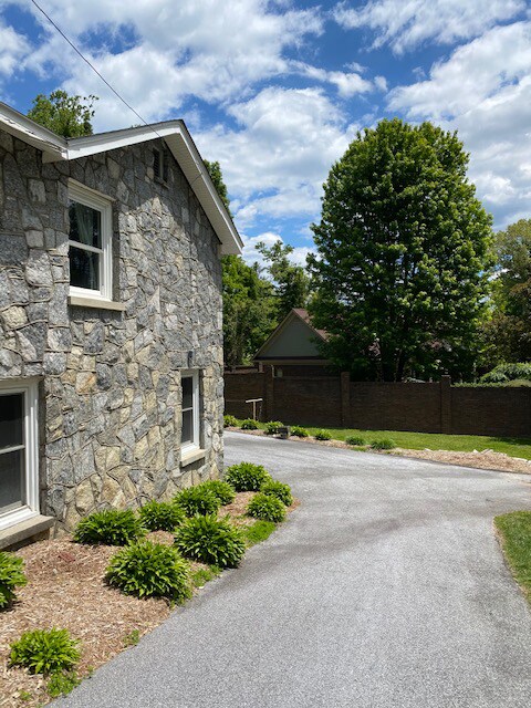 Building Photo - 540 Blythe St