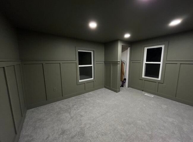 Building Photo - Paint Street Home