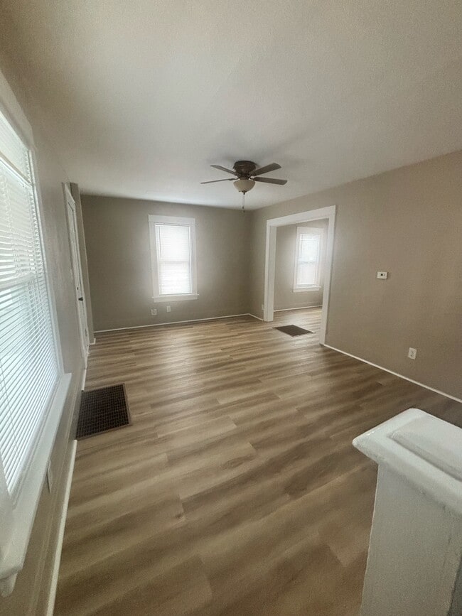 Building Photo - 352 Springfield Ave