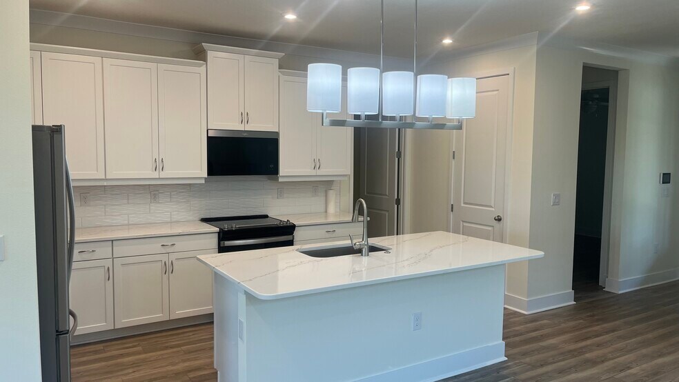KITCHEN - 10279 Bonavie Cove Dr