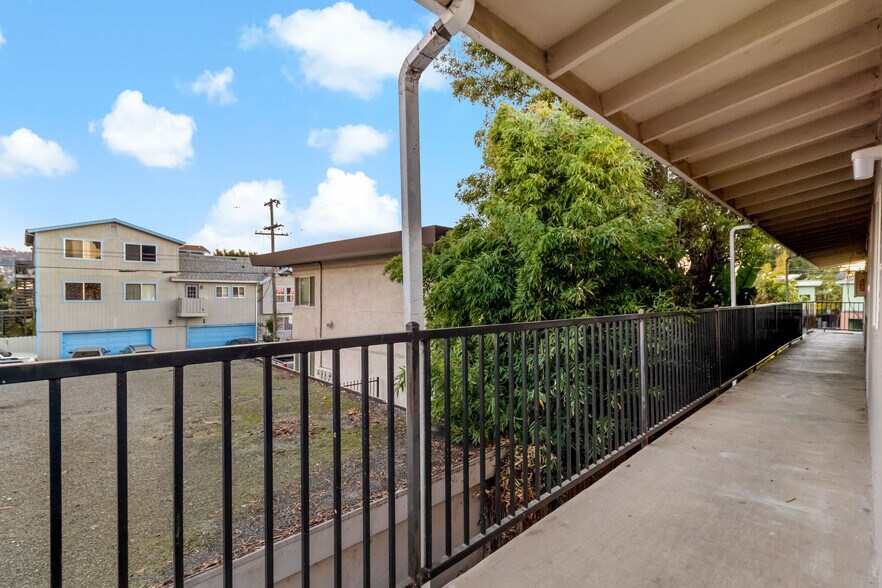 Building Photo - 3319 Nevin Ave