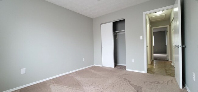 Building Photo - Cozy 2 bed 1.5 Bath Condo With Car Port