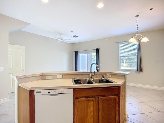Building Photo - 3884 Deberry Dr
