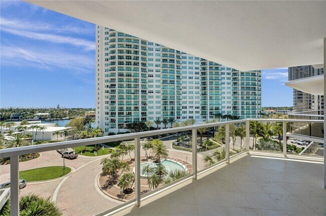 Building Photo - 20281 E Country Club Dr