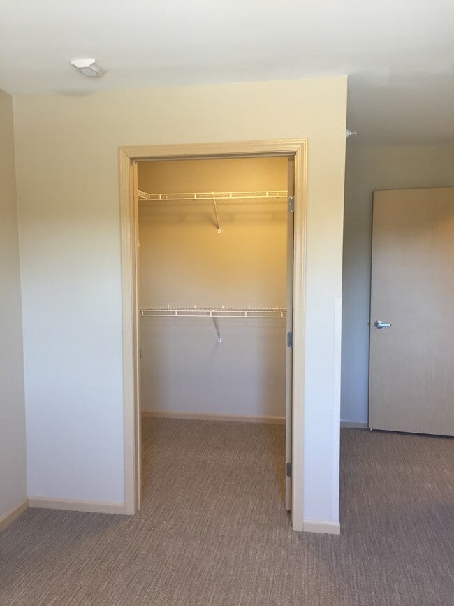 Building Photo - Coral Ridge Senior (55+) Apartments