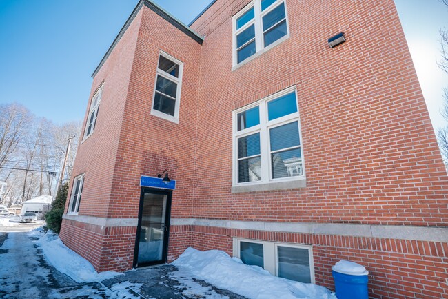 Building Photo - 1251 Congress St