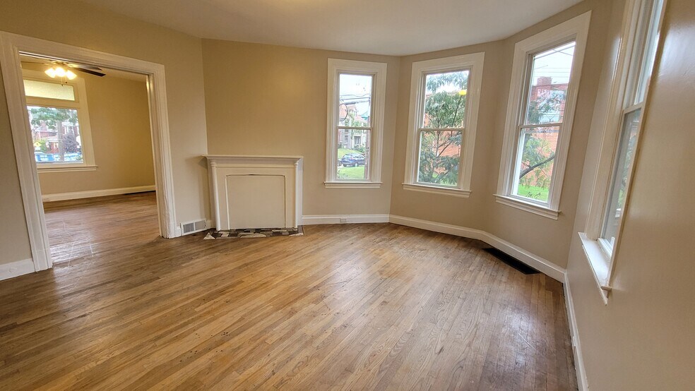 Primary Photo - 153 Washington Ave