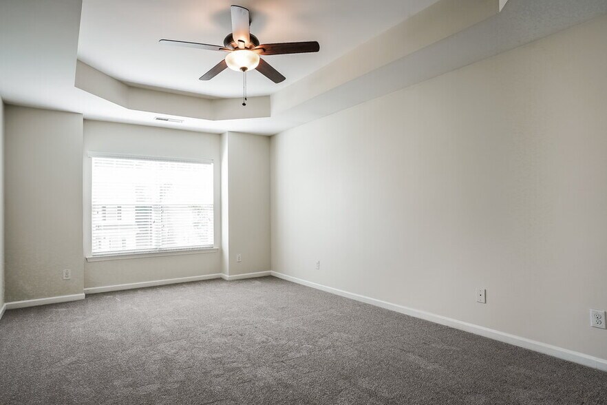 Building Photo - 645 Smith Ridge Way