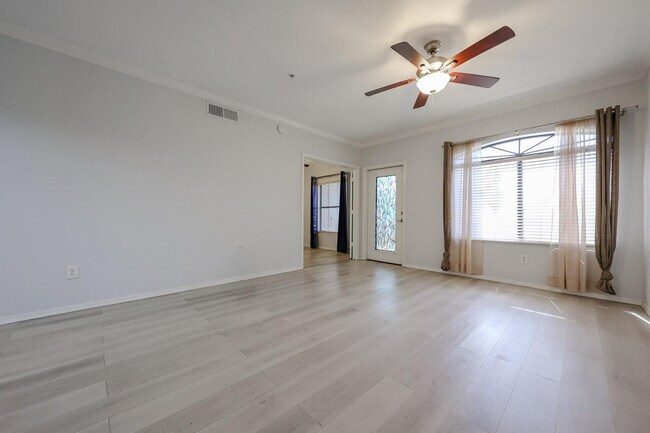 Building Photo - 15095 N Thompson Peak Pkwy